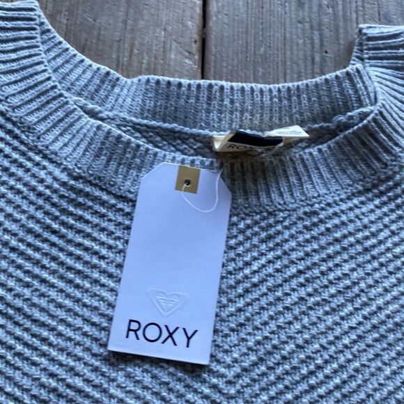 NWT Roxy Sweater  - Picture 1 of 4
